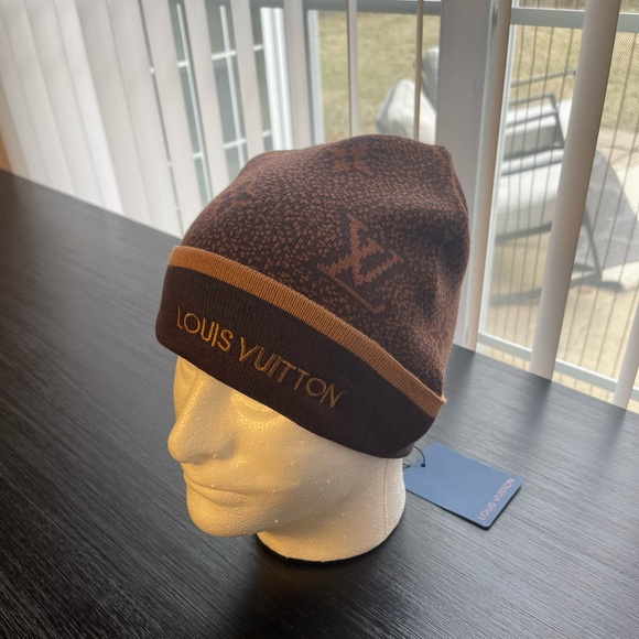 Brown and Tan Beanie! OS NWT - Picture 3 of 6